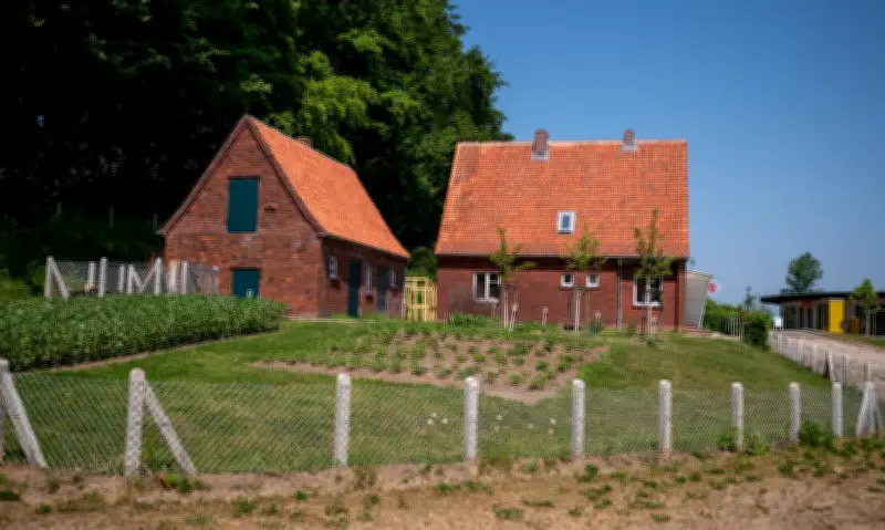 Roter Franzapfel als Apfel des Jahres im Freilichtmuseum Kiekeberg gepflanzt