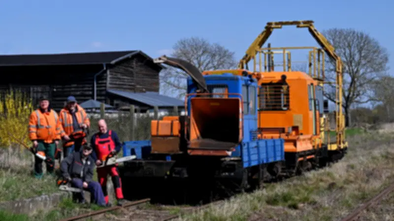 Saisonstart in Gramzow: Alte Dampflok rollt wieder durch die Uckermark