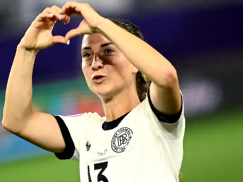 Sara Däbritz wird vor WM-Qualifikationsspiel in Nürnberg offiziell verabschiedet