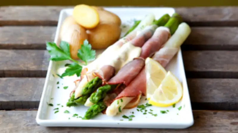 Sauce Hollandaise: Herkunft und Name der Spargel-Soße