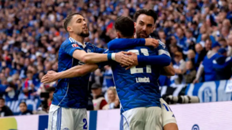 Schalke feiert Kantersieg gegen Münster - Ekelverletzung bei Preußen-Star überschattet Spiel