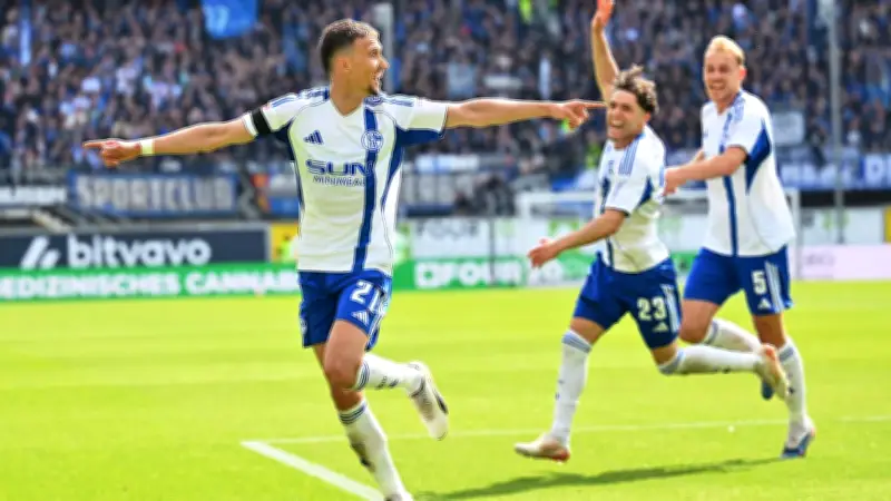 Schalke-Wahnsinn im Aufstiegs-Kracher: 3:2 nach 0:2-Rückstand