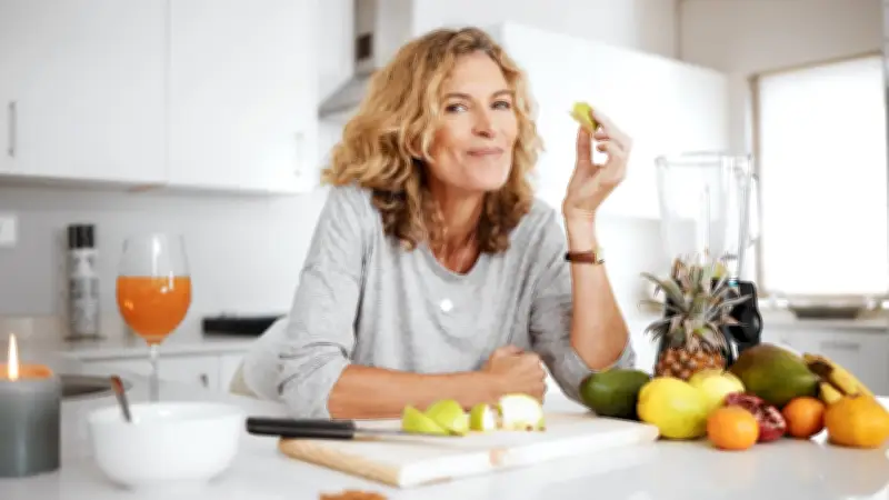 Schlank ohne Sport: Ärztliche Empfehlungen für nachhaltiges Abnehmen im Alltag