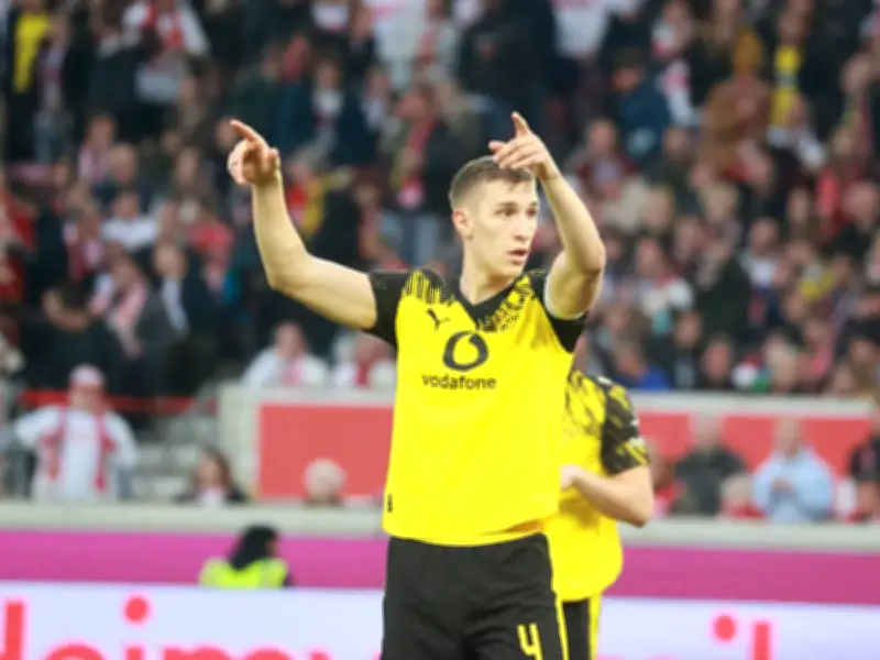 Schlotterbeck-Poker bei Borussia Dortmund: Experten kritisieren "Eiertanz" um Vertragsverlängerung