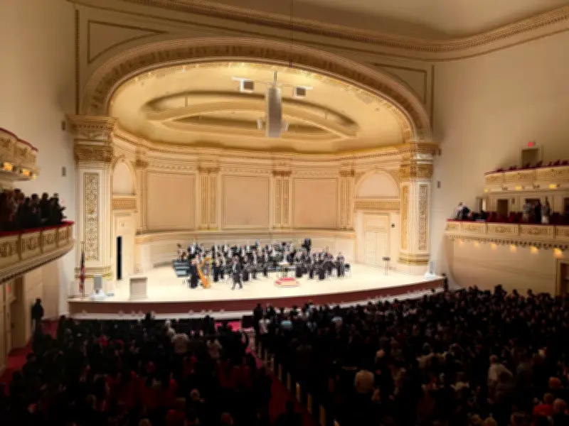 Sächsische Bläserphilharmonie begeistert in New Yorks Carnegie Hall mit historischem Auftritt
