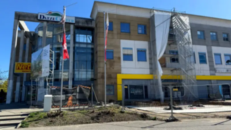 Schulunterricht im Einkaufszentrum: Zeitplan für Neubrandenburg steht