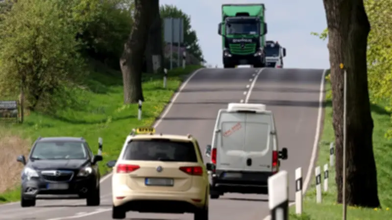 „Schwarzer Freitag“: Harsche Kritik an neuen B96-Plänen in MV