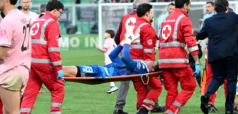 Schwere Verletzung: Jonathan Klinsmann erleidet Halswirbelbruch in Serie B