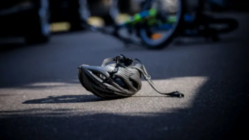 Schwerer Fahrradsturz in Magdeburg: 83-Jähriger erleidet Herzinfarkt während der Fahrt