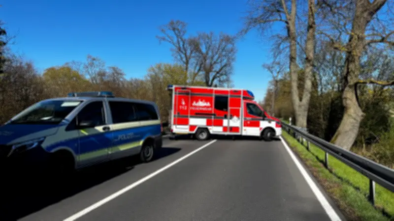 Schwerer Frontalcrash auf B96 bei Usadel: Rettungshubschrauber im Großeinsatz