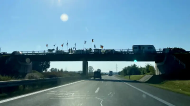 Schwerer Unfall auf A20 bei Gützkow: Demo-Protest führt zu Massenkarambolage