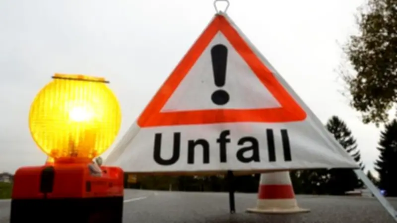 Schwerer Unfall auf der A9 bei Weißenfels: Auto gegen Leitplanke geschleudert