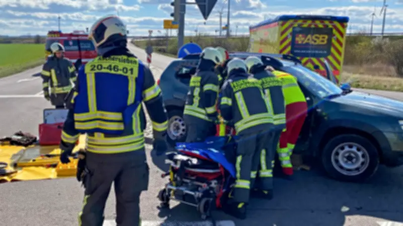 Schwerer Unfall auf L85 bei Aschersleben: Frau musste aus Fahrzeug befreit werden