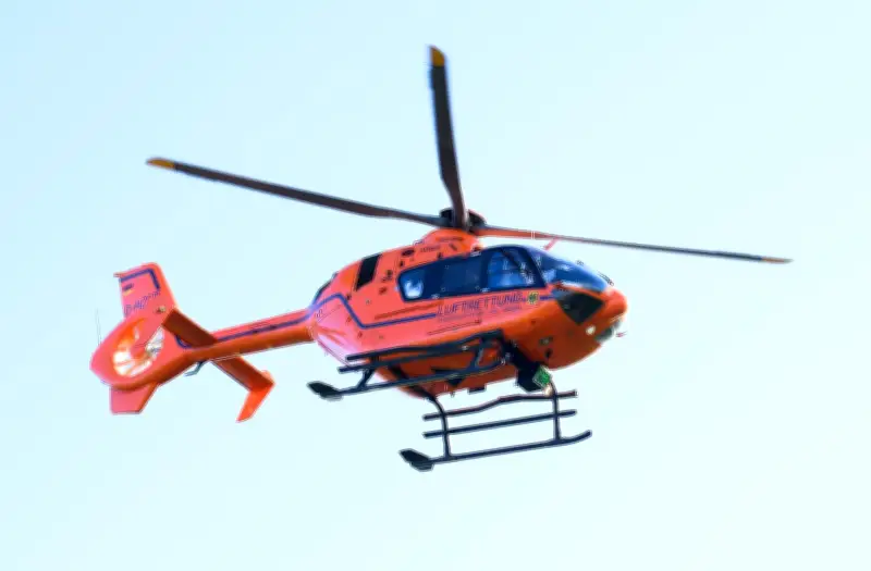 Schwerer Verkehrsunfall in Benshausen: Auto erfasst Fußgängerin - Zwei Verletzte