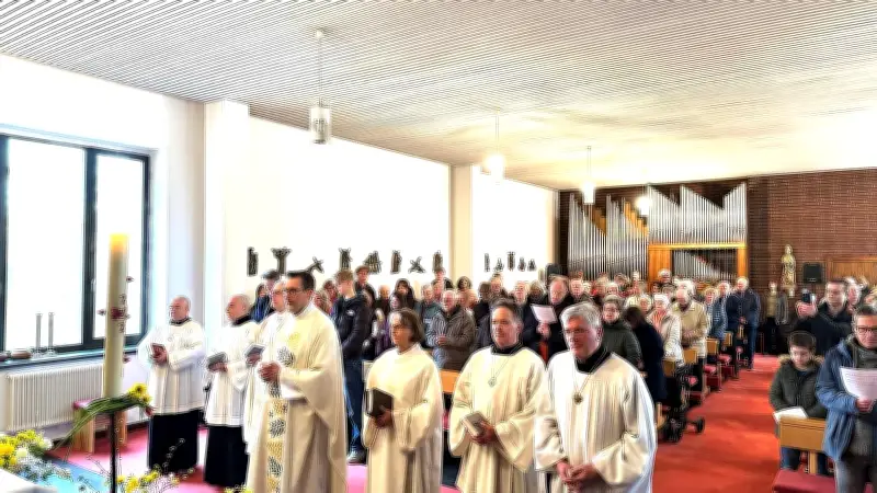 Schweriner verabschieden sich von Kirche St. Martin: Ecolea-Schule zieht in Gotteshaus