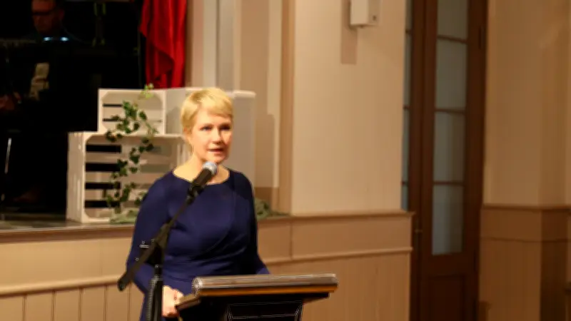 Schwesig attackiert Bundesregierung: Fordert Luxemburger Modell für Spritpreise