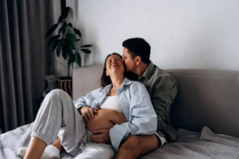 Sex in der Schwangerschaft: Expertin erklärt, was erlaubt ist und wann Vorsicht geboten wird