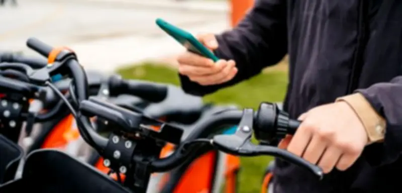 Smartphone-Halterungen für Fahrräder im Test: Die besten Systeme für sichere Navigation