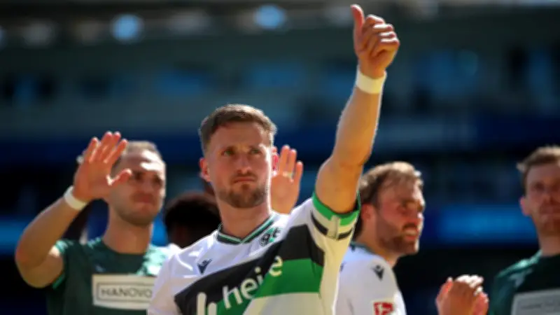 Spannung in 2. Liga: Hannover-Kapitän wird zum Schalke-Fan