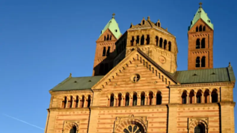 Speyerer Dom nach Ostermontag: Tresor mit 5.000 Euro gestohlen - Polizei sucht Zeugen