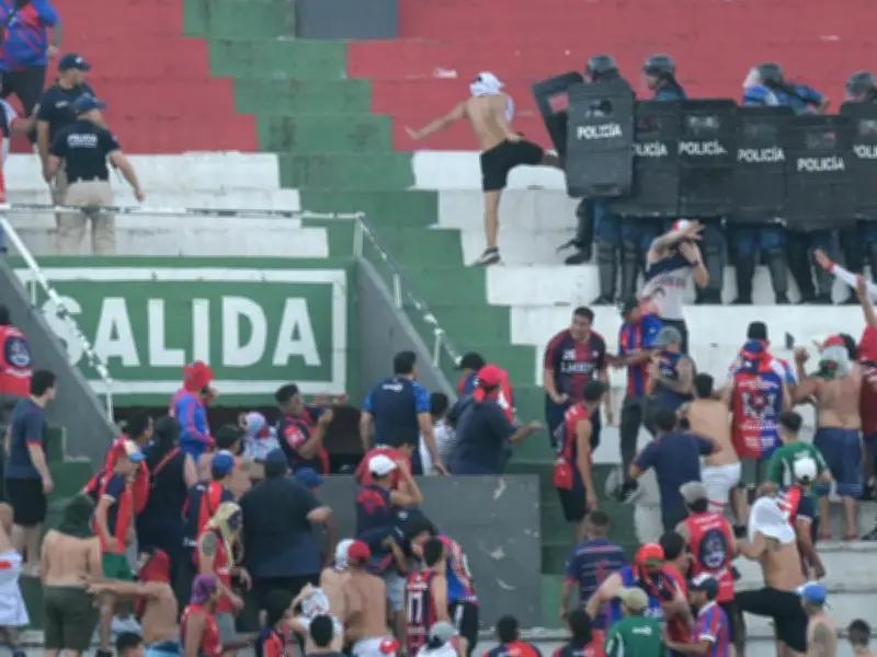 Spielabbruch nach Randalen: Topspiel in Paraguay nach 29 Minuten gestoppt