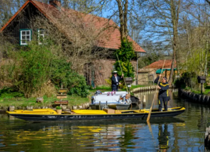Spreewald-Postbotin startet mit Muskelkater in die Kahnsaison