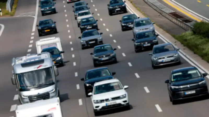 Spritpreise drosseln Tempo: Weniger Raser auf deutschen Autobahnen