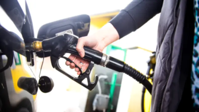 Spritpreise erreichen neue Rekordhöhen: Super und Diesel steigen erneut deutlich an