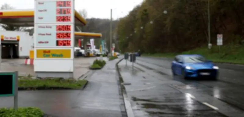 Spritpreise: Mittagsaufschlag erreicht neuen Rekordhöchststand an Tankstellen