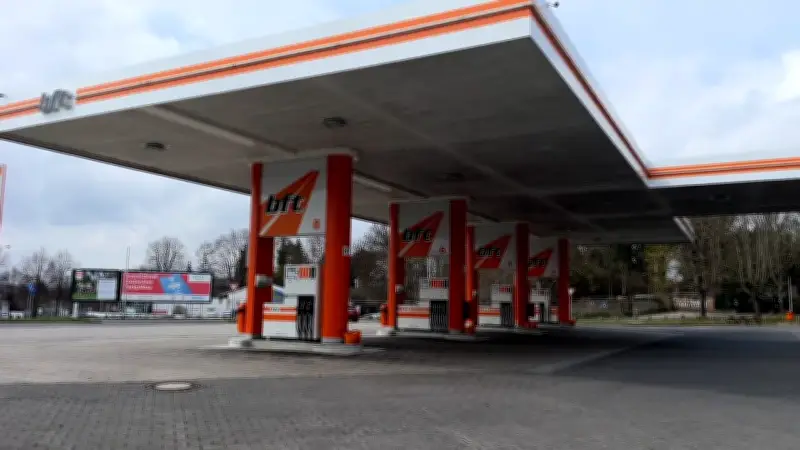 Spritpreise zu Ostern auf Rekordhoch: Tankstellen erleben historisch niedrigen Andrang