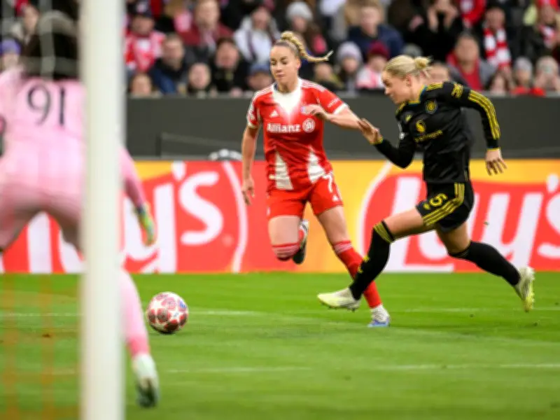 Später Doppelschlag: Bayern-Frauen erreichen Champions-League-Halbfinale