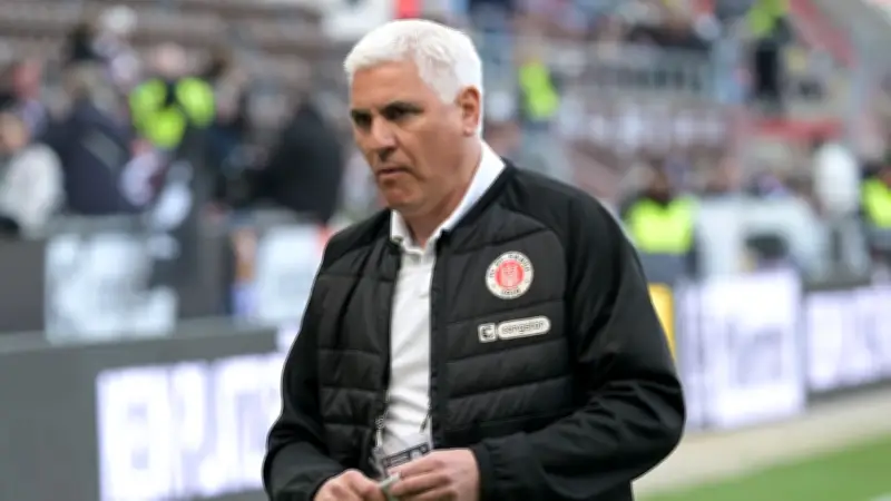St. Paulis Sportchef Bornemann kritisiert unnötige 0:5-Klatsche gegen Bayern München
