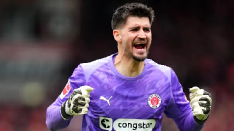 St. Paulis Torhüter Vasilj: Zwischen genialen Paraden und riskanten Fehlern