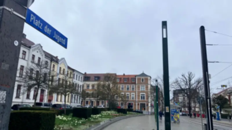 Staatsschutz ermittelt in Schwerin: Mehrere Nazi-Graffitis in Innenstadt entdeckt