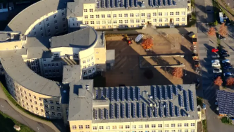 Stadtrat von Bitterfeld-Wolfen startet umfassende Verwaltungsprüfung