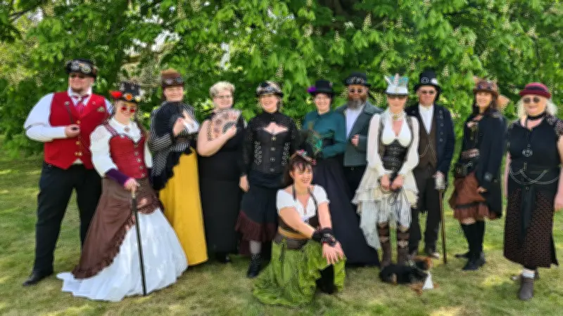 Steampunk-Picknick im Harz: Landschaftspark Degenershausen wird zur Zeitreise-Kulisse