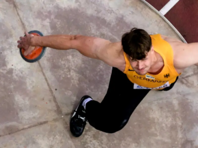 Steven Richter katapultiert sich mit 74-Meter-Wurf in Weltspitze der Diskuswerfer