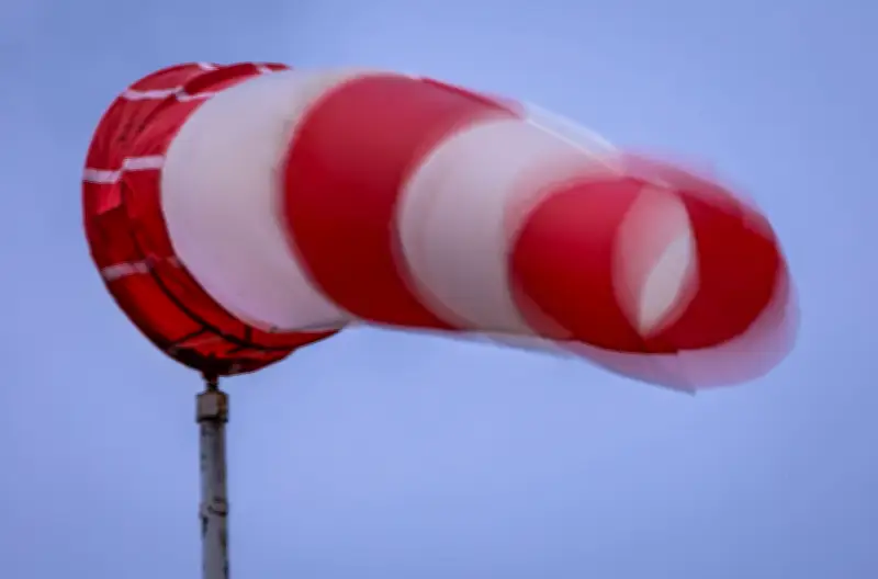 Sturmböen am Ostermontag: Nordbrandenburg und Berlin im Griff des Windes