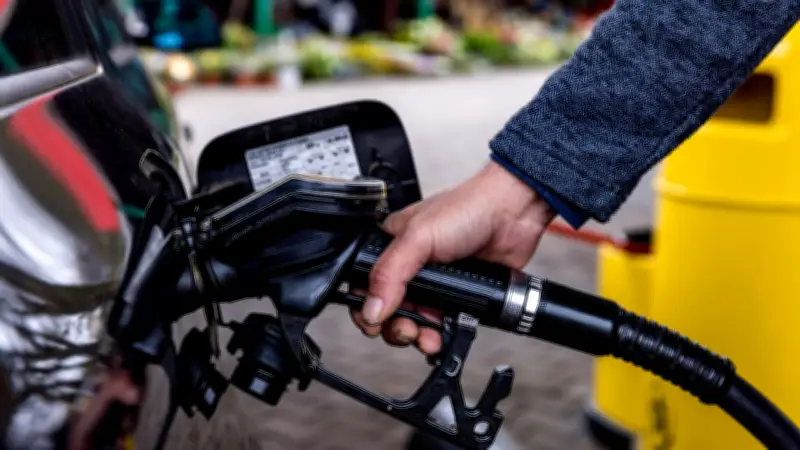 Tankpreise explodieren trotz 12-Uhr-Regel: Keine Entlastung für Autofahrer in Sicht