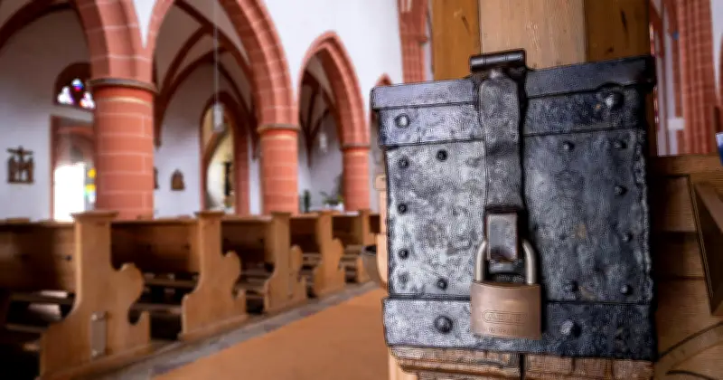 Taschendiebfahnder schnappt Kirchen-Diebin in Münchner Frauenkirche