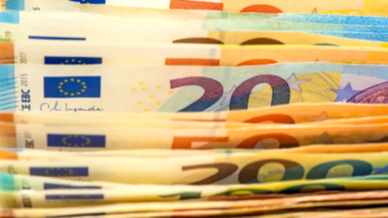 Taxifahrer verliert 100.000 Euro trotz eingestellter Ermittlungen