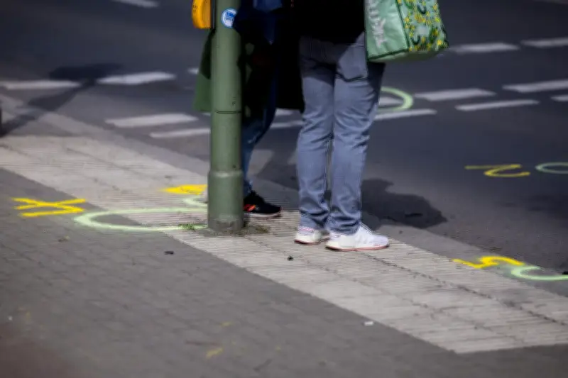 Tödlicher E-Scooter-Unfall in Berlin: 14-Jährige stirbt nach Zusammenstoß mit Auto