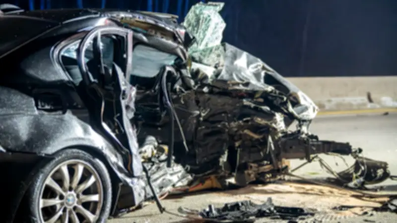 Tödlicher Unfall auf der A9: 21-Jähriger nach Aussteigen von zwei Fahrzeugen überrollt