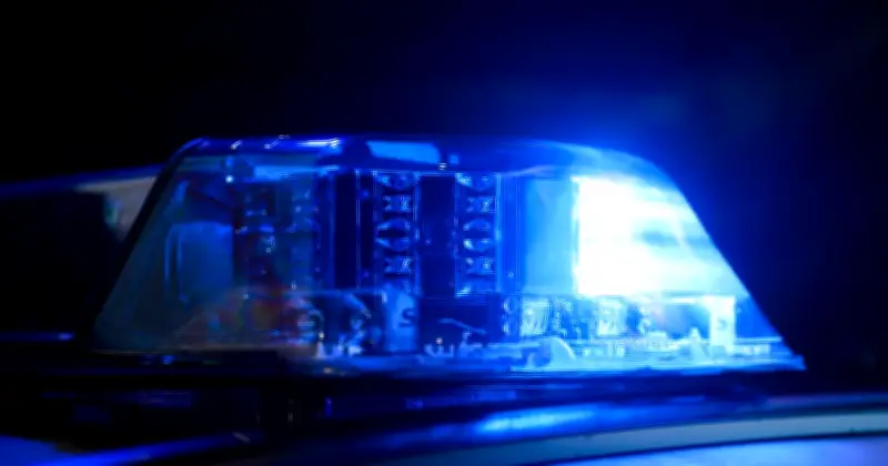 Tödlicher Unfall in Oberschleißheim: 22-Jähriger verliert Kontrolle über Elektroauto