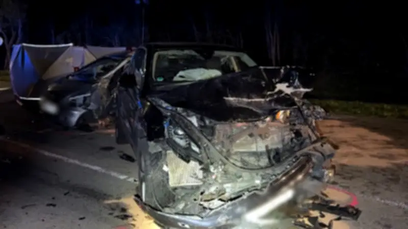 Tödlicher Verkehrsunfall in Ubstadt-Weiher: Vorfahrt missachtet, 22-Jährige stirbt