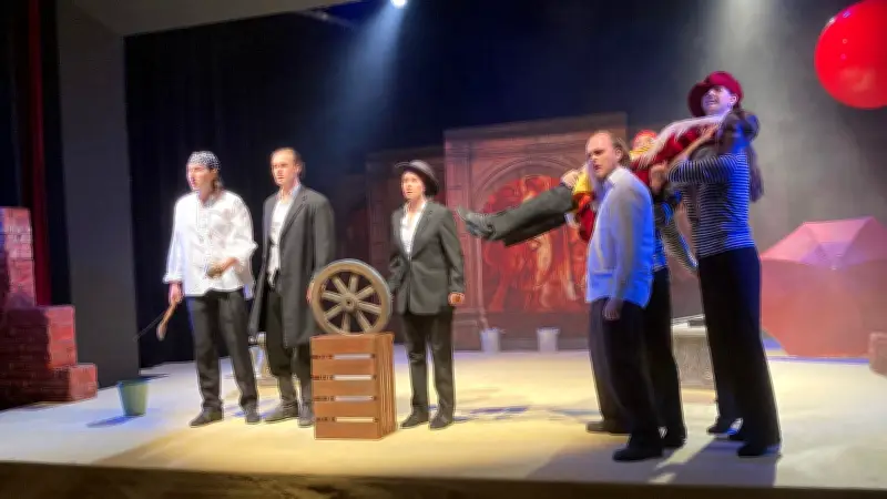 Theaterakademie Zinnowitz: Absolventen entdecken Kolumbus neu mit Satire und Musik