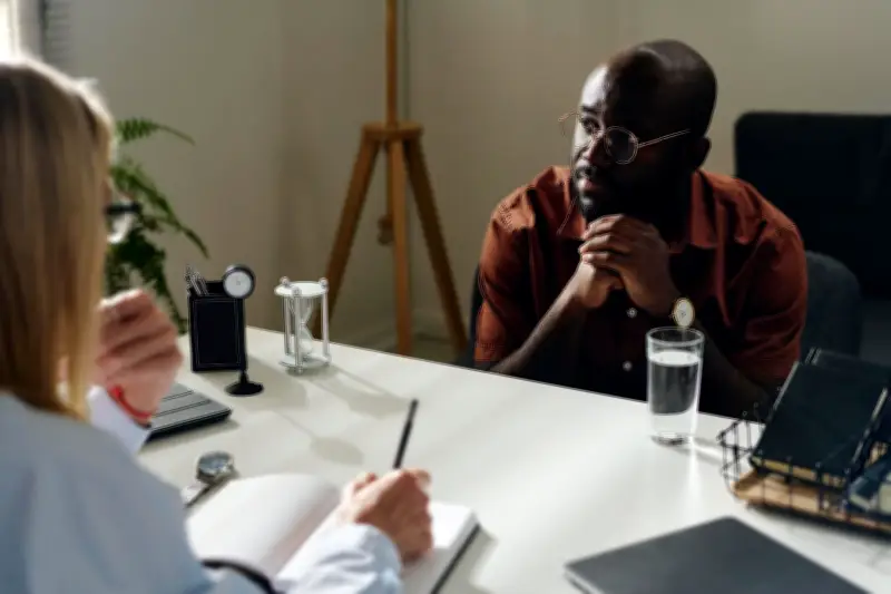 Therapie-ABC: Wie EMDR, DBT, ACT und andere Methoden psychische Erkrankungen behandeln