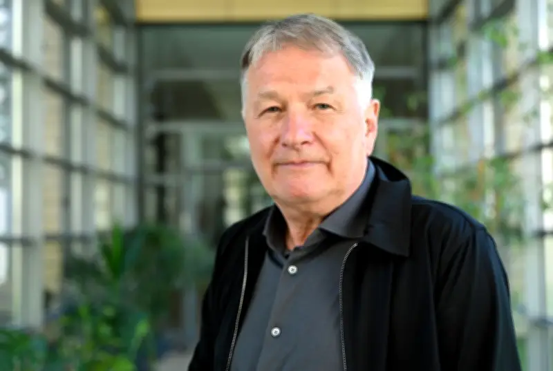 Thomas Rühmann inszeniert NS-Zwangsarbeiterinnen-Geschichte als szenische Lesung