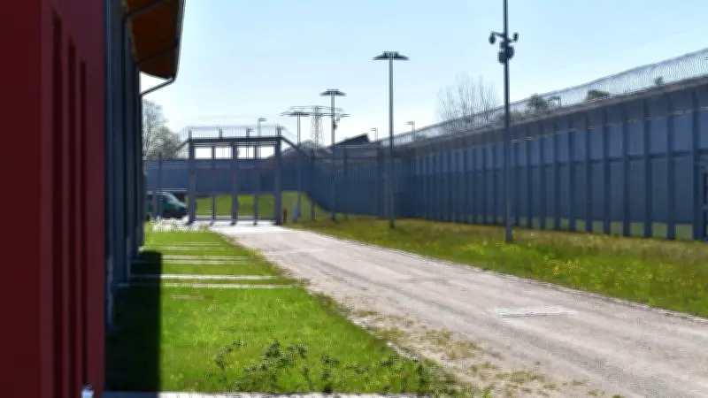 Toter Gefangener in JVA Bützow: Behörden ermitteln