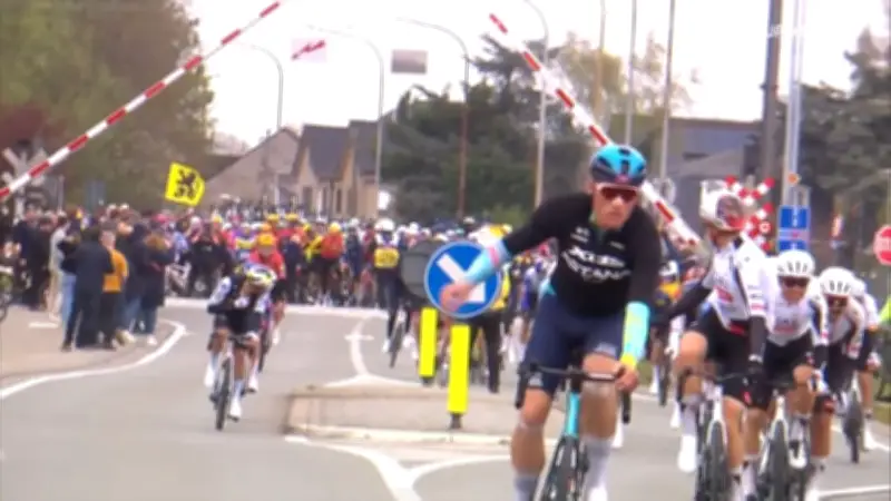 Tour-de-France-Sieger Tadej Pogacar droht Führerscheinentzug nach Bahnschranken-Vorfall